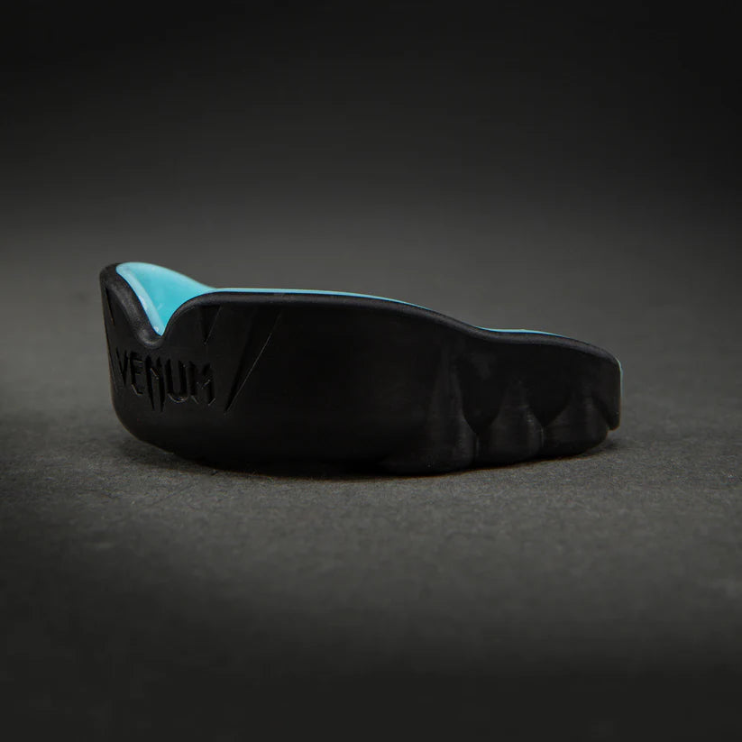 Bucal Venum Challenger (Negro / Turquesa) (Disponible en Costa Rica)