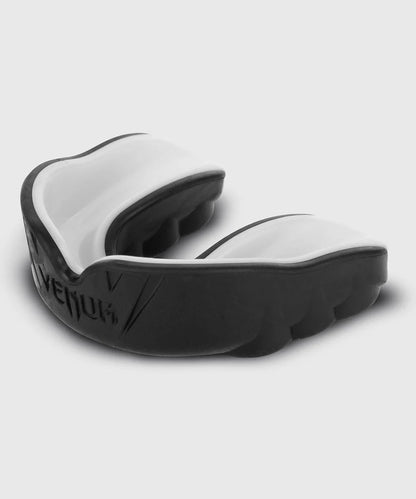 Bucal Venum Challenger (Negro / Blanco) (Disponible en Costa Rica)
