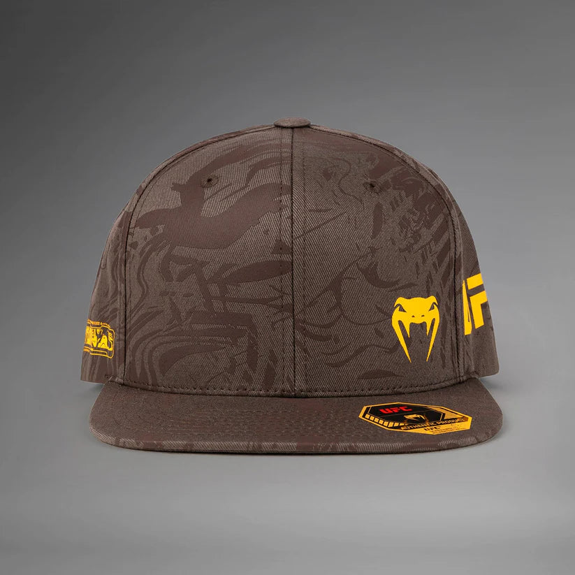 Gorra Venum UFC Fusion Authentic Fight Week (Café / Amarillo) (Disponible en Costa Rica)