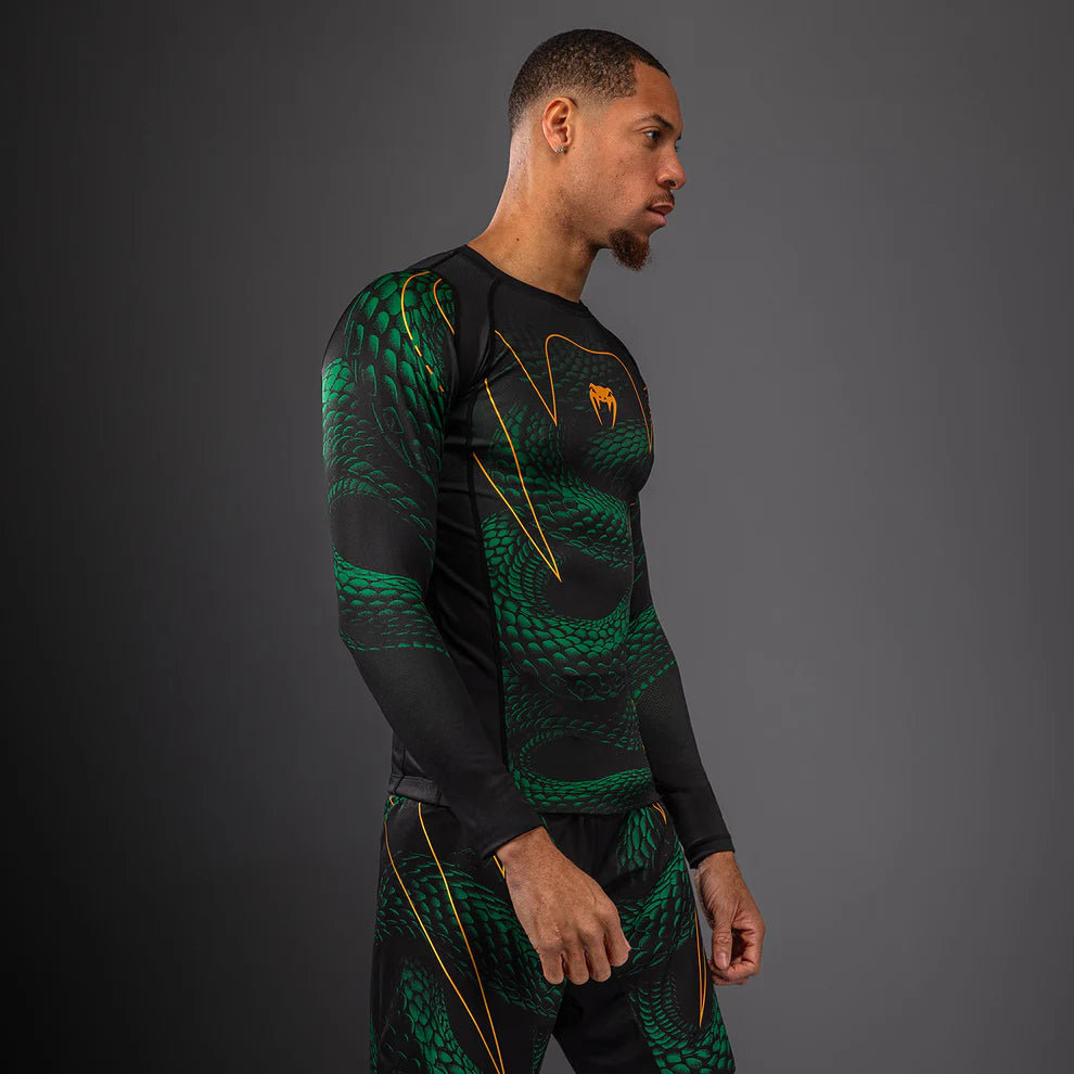 Rashguard Manga Larga Venum Matupa (Negro / Verde) (Disponible en Costa Rica)