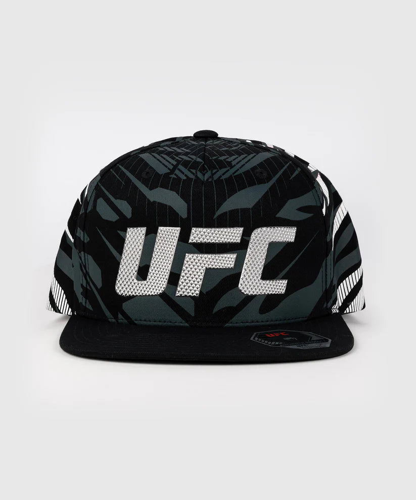Gorra Venum UFC Fusion (Negro / Plateado) (Disponible en Costa Rica y por Encargo)