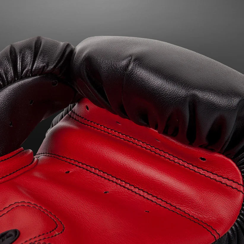 Guantes de Box Venum Contender para Niño (Negro / Rojo) (Disponible en Costa Rica)