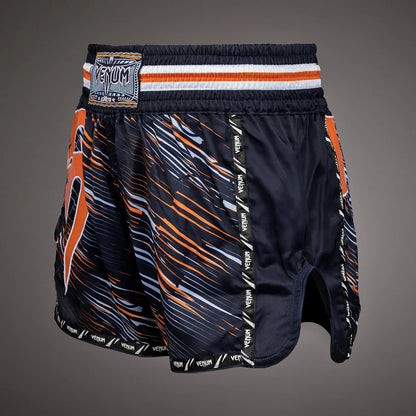Fightshorts de Muay Thai Venum Giant (Negro / Anaranjado) (Disponible en Costa Rica y por Encargo)