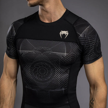 Rashguard Manga Corta para Hombre Venum G-Fit Air (Negro / Arena de Desierto) (Disponible en Costa Rica)