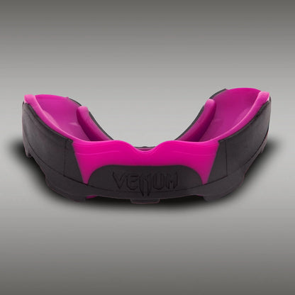 Bucal Venum Predator (Negro / Rosado) (Disponible en Costa Rica)