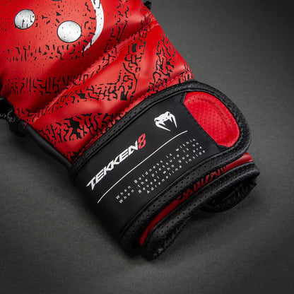 Guantes de MMA Venum x Tekken 8 Edición Kazuya (Sparring) (Rojo / Negro) (Disponible en Costa Rica)