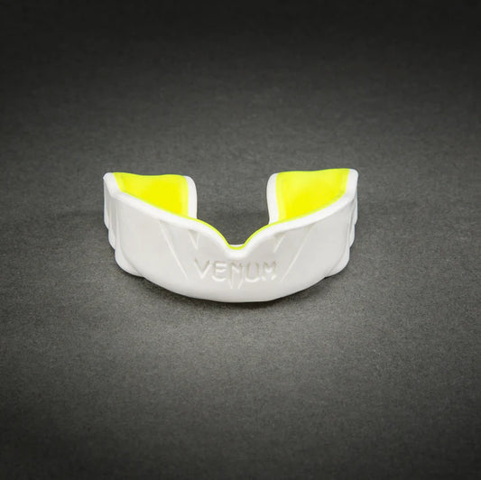 Bucal Venum Challenger (Blanco / Amarillo) (Disponible en Costa Rica)