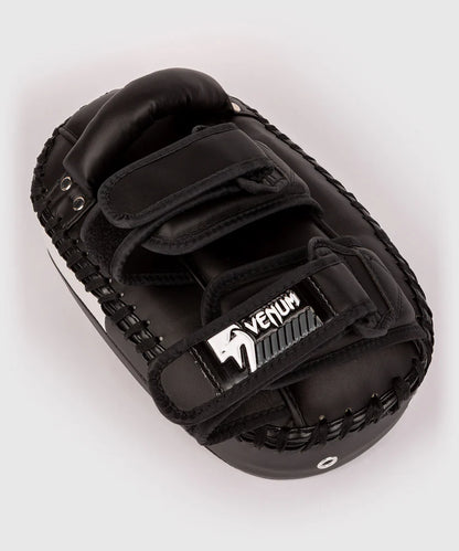 Thai Pads Venum Kickboxing Micro Fiber Paos 2.0 (Negro / Blanco) (Disponible por Encargo)
