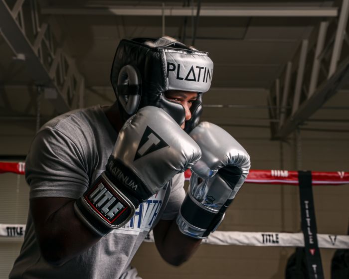Careta Title Platinum Traditional Training (Negro / Gris) (Disponible por Encargo)